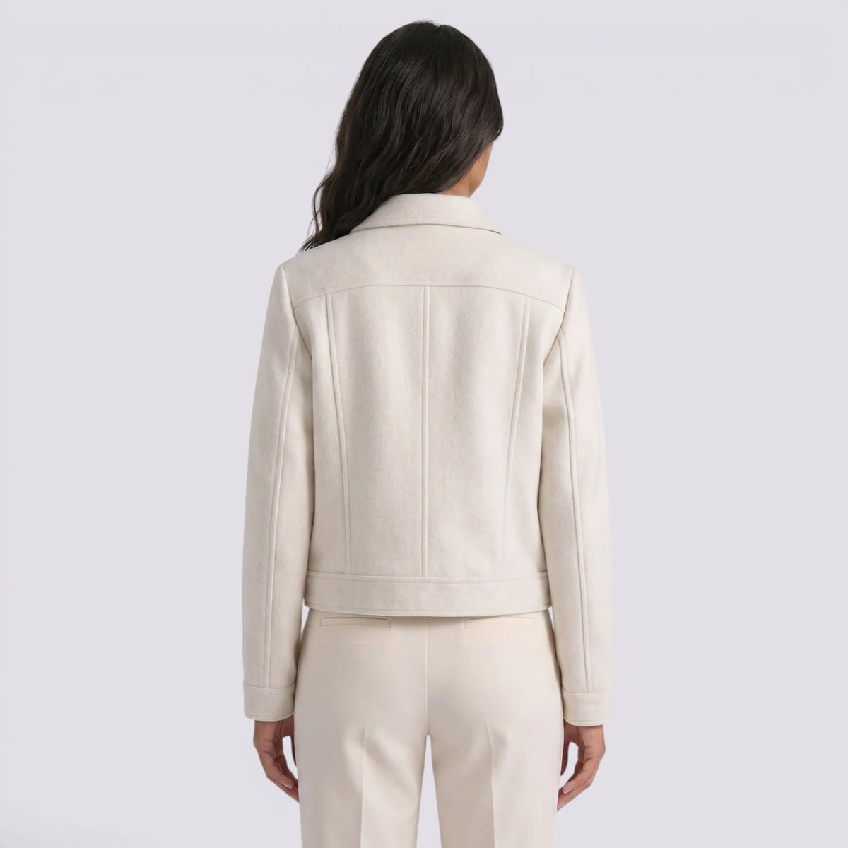 Silvia | Chaqueta corta con cremallera frontal